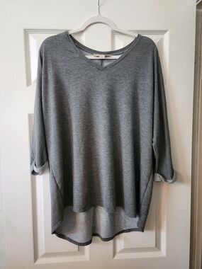 Misia Long Sleeve Heather Gray V-Neck Oversized Dolman Top